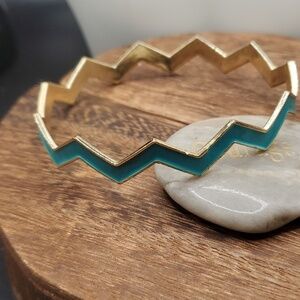 B2719 seafoam green zig zag wave bracelet